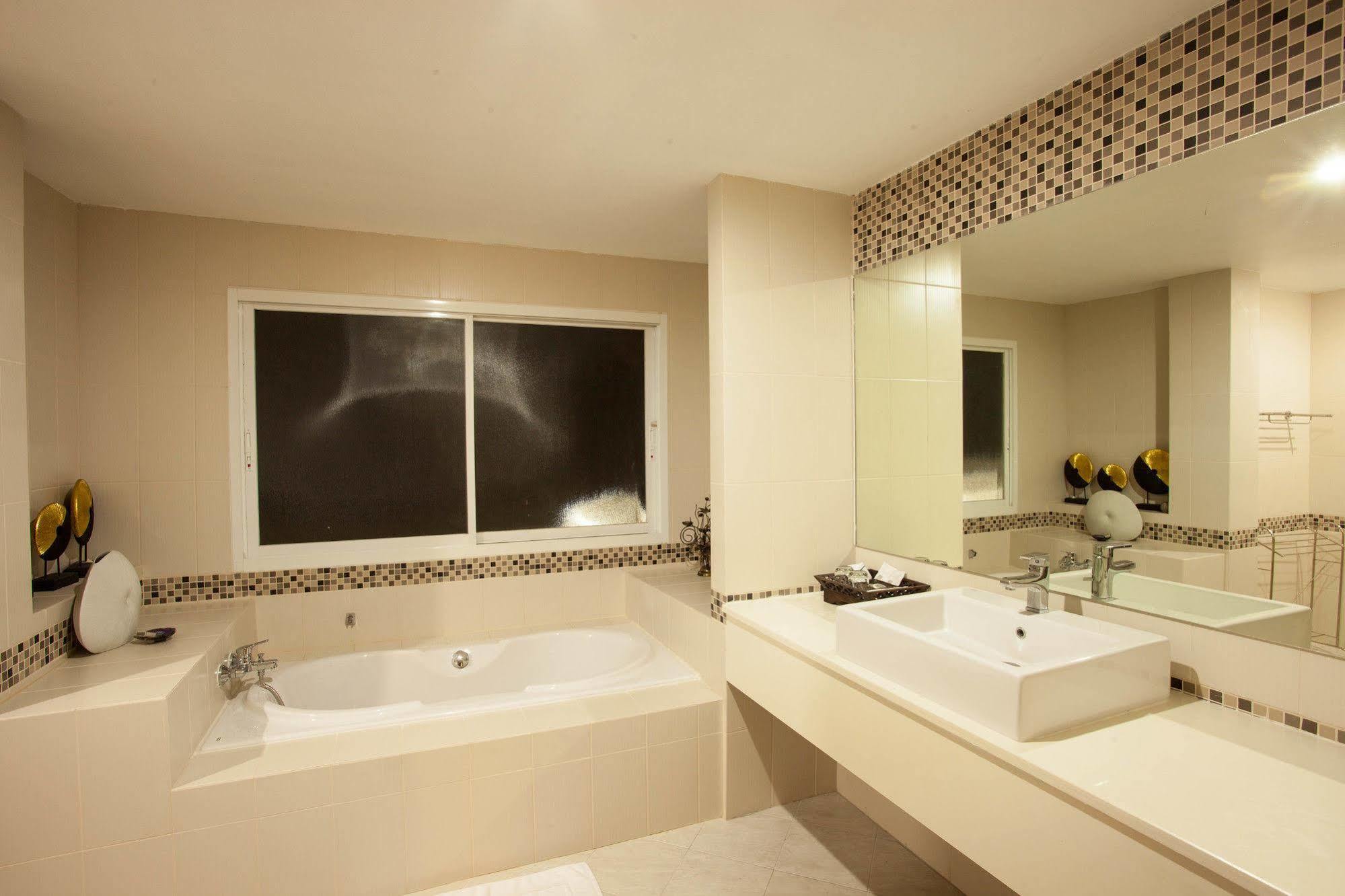 Nantrungjai Boutique Hotel Luaran gambar